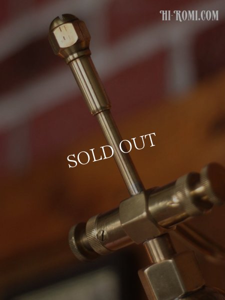 インダストリアル真鍮ダブルアームブラケットライト｜工業系壁掛け照明アンティーク