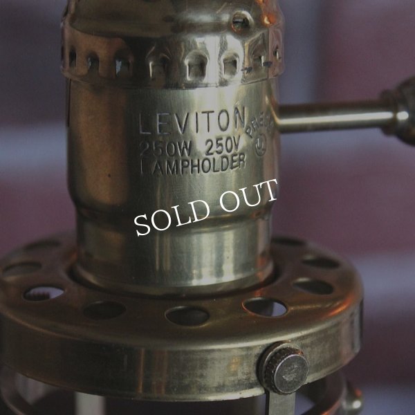 インダストリアル真鍮製ケージ付ブラケットライト工業系壁掛け照明 ｜ アメリカンスタイルウォールランプ