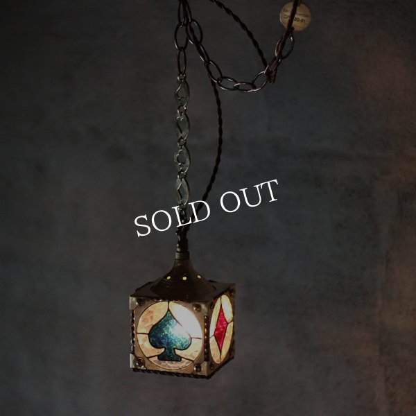 ステンドグラストランプ柄ペンダントライト