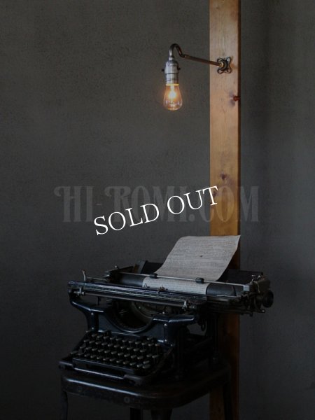 USAヴィンテージ工業系LEVITON社製プッシュ式ソケットブラケット/インダストリアル照明アンティークライト