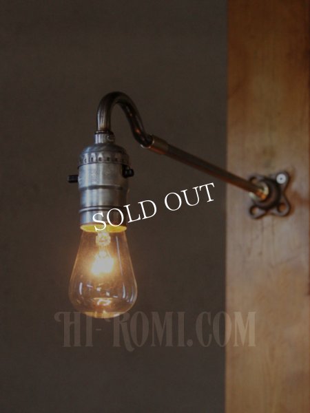 USAヴィンテージ工業系LEVITON社製プッシュ式ソケットブラケット/インダストリアル照明アンティークライト