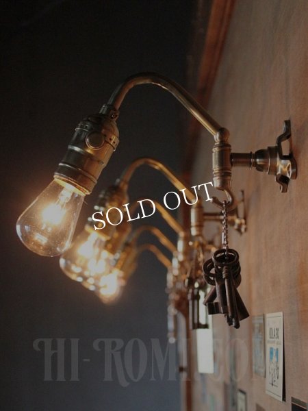 ヴィンテージ工業系フック付きターン式ソケット真鍮ブラケット/アンティーク照明インダストリアルウォールランプ