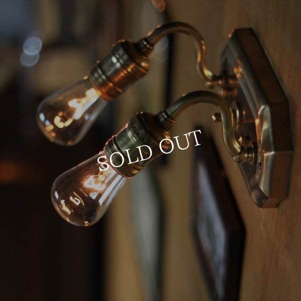 工業系真鍮製スクエアベース2灯ブラケット/ヴィクトリアンウォールランプ/壁掛け照明/インダストリアル