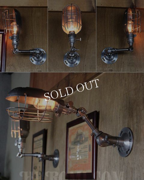 工業系壁掛け照明ワイヤーケージ＆角度調整付きブラケットライト｜インダストリアルトラブルライトウォールランプ