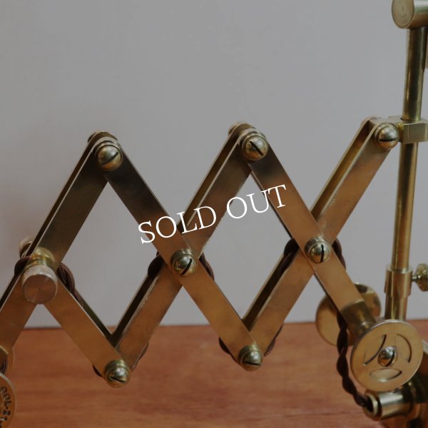 真鍮製ダブルシザーアームランプグリーンシェードブラケットライト｜インダストリアル二重蛇腹式壁掛け照明ウォールランプ