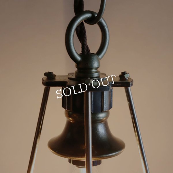 ケージ＆レンズ付真鍮製工業系ペンダントライト｜インダストリアルスチームパンク調吊下げ照明