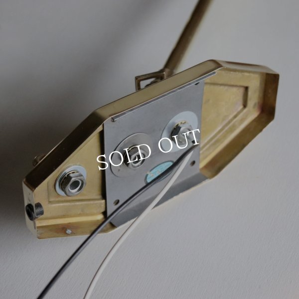 ミニシェード&3点角度調整付き真鍮壁掛け照明｜インダストリアルブラスブラケットライト