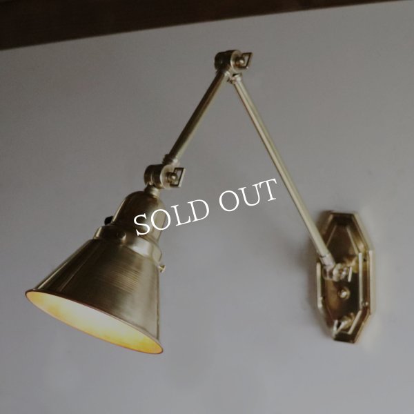 ミニシェード&3点角度調整付き真鍮壁掛け照明｜インダストリアルブラスブラケットライト