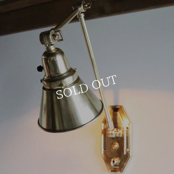 ミニシェード&3点角度調整付き真鍮壁掛け照明｜インダストリアルブラスブラケットライト