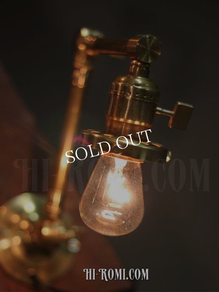 USAヴィンテージ２点角度調整付真鍮製インダストリアルブラケットライト｜アンティーク壁掛け照明