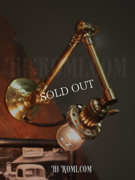 USAヴィンテージ２点角度調整付真鍮製インダストリアルブラケットライト｜アンティーク壁掛け照明