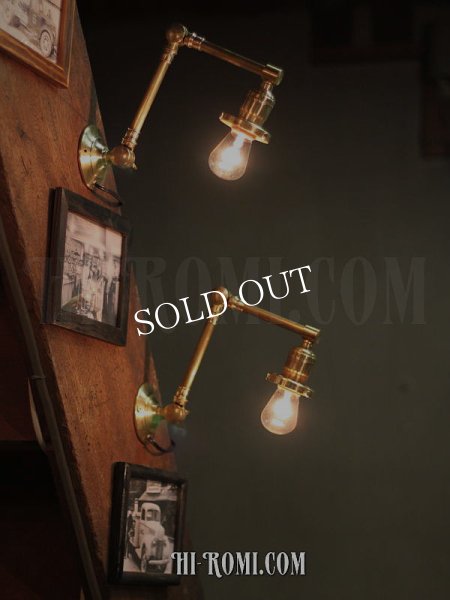 USAヴィンテージ２点角度調整付真鍮製インダストリアルブラケットライト｜アンティーク壁掛け照明