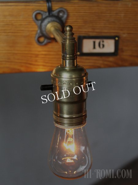 USAヴィンテージLEVITON社製真鍮ソケット付ミニブラケットライトA｜アンティーク壁掛け照明