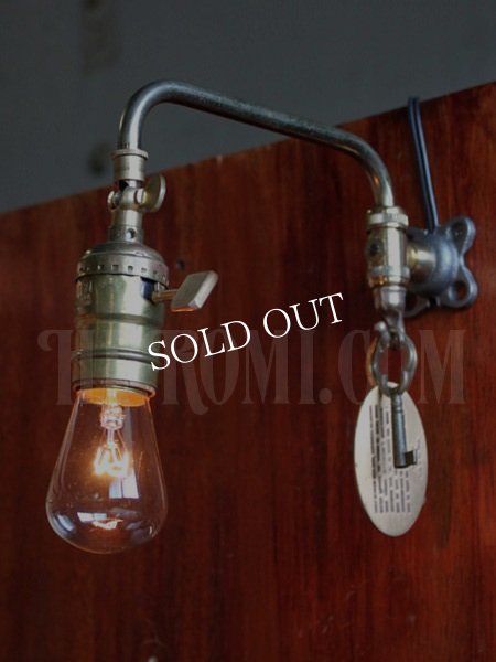 USA工業系真鍮フック付スウィングアームソケットブラケットライトA/ヴィンテージランプ壁掛け照明