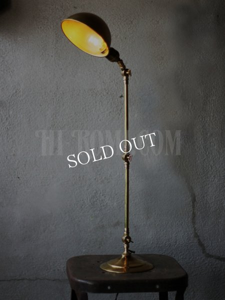 画像5: 工業系真鍮テーブルライト｜ラウンドシェード&角度調整卓上照明 (5)