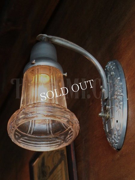 画像2: ヴィンテージガラスシェード付ピューター製花柄ベースのブラケットランプA/アンティークヴィクトリアンレトロ照明壁掛けウォールライト (2)