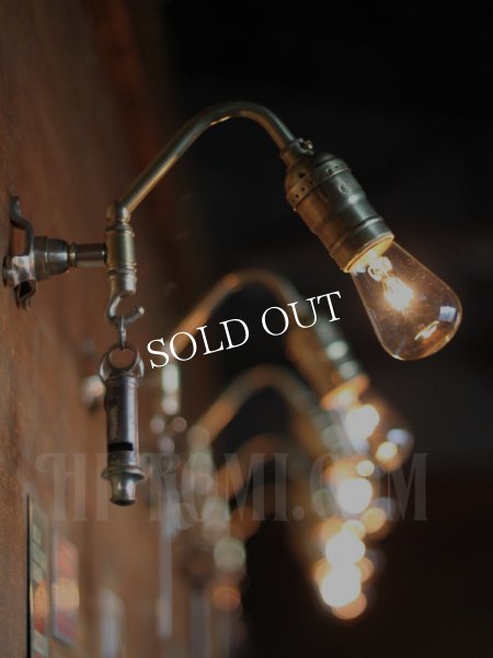 画像8: ヴィンテージ工業系フック付きターン式ソケット真鍮ブラケット/アンティーク照明インダストリアルウォールランプ (8)