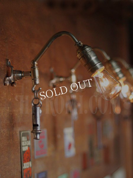 画像6: ヴィンテージ工業系フック付きターン式ソケット真鍮ブラケット/アンティーク照明インダストリアルウォールランプ (6)