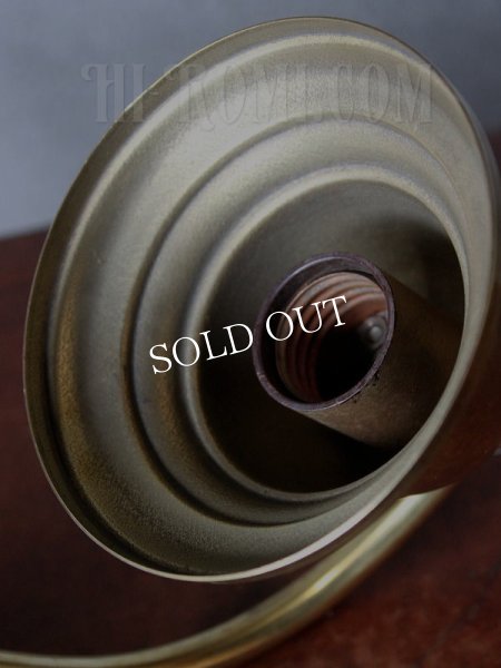 ヴィンテージ工業系真鍮製ベル型シェード付き湾曲アームブラケット/インダストリアルウォールランプ壁面照明