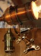 画像6: USAヴィンテージ真鍮製ARROW社製プッシュ式スキニーソケット&ミニ角度調整付きブラケット/アンティーク工業系照明壁掛ランプ (6)