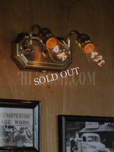 工業系真鍮製スクエアベース2灯ブラケット/ヴィクトリアンウォールランプ/壁掛け照明/インダストリアル