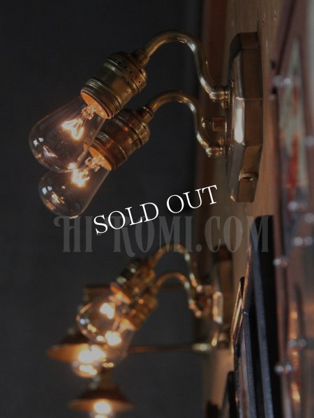 工業系真鍮製スクエアベース2灯ブラケット/ヴィクトリアンウォールランプ/壁掛け照明/インダストリアル