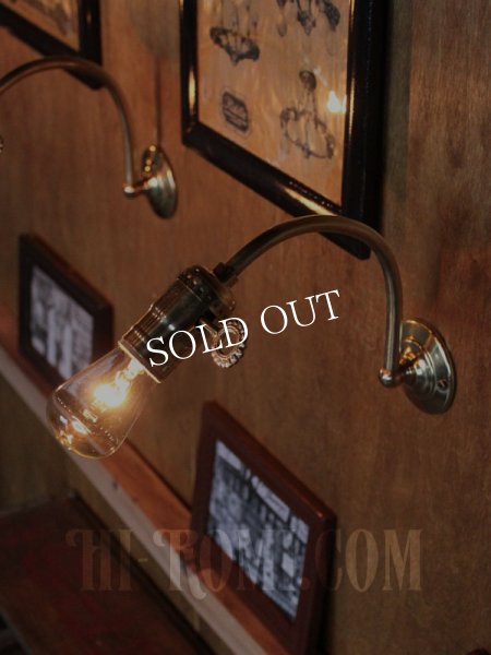 USAヴィンテージ鍵スイッチ付き真鍮製カーブアーム工業系ブラケットA/アンティークウォールランプインダストリアル照明壁掛ランプ