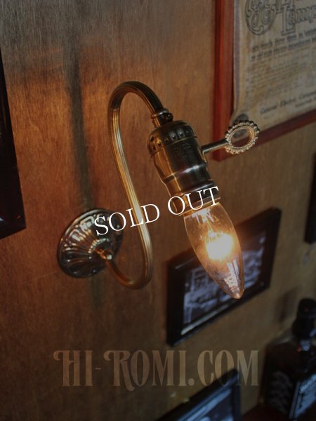 画像2: LEVITON社製真鍮ソケット付コロニアルスワンネックブラケットランプA/アメリカンヴィクトリアンランプ壁掛照明ウォールライト (2)