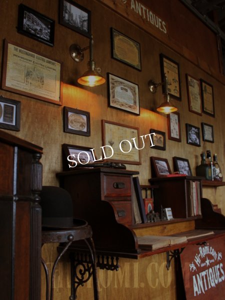 画像4: USAヴィンテージ鍵スイッチ付ソケット＆ビーハイブ型シェード真鍮ブラケットA/コロニアル照明壁掛けランプ (4)