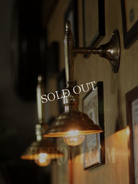 画像5: USAヴィンテージ鍵スイッチ付ソケット＆ビーハイブ型シェード真鍮ブラケットA/コロニアル照明壁掛けランプ (5)