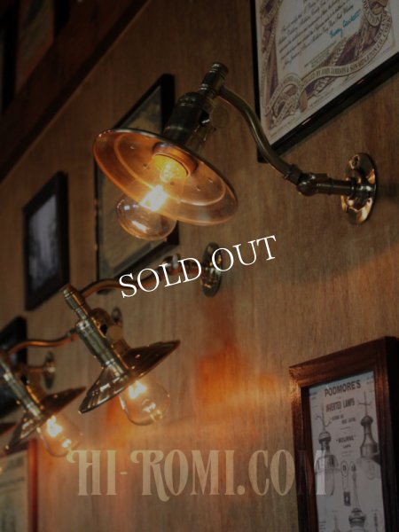 USAヴィンテージ工業系角度調整&平シェード付き真鍮ブラケットA/インダストリアル照明壁掛けランプ