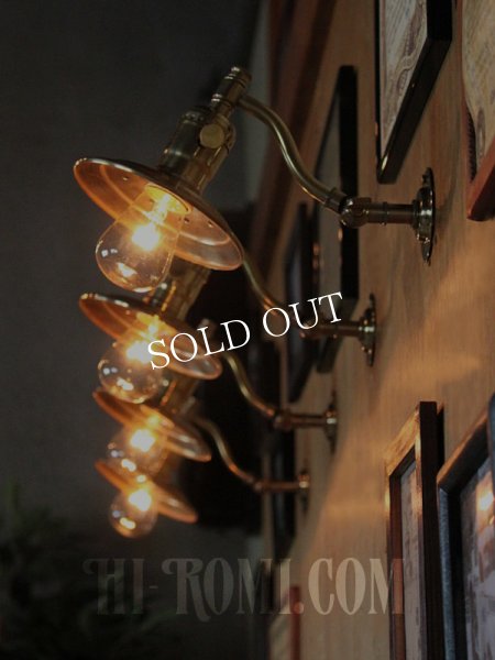 USAヴィンテージ工業系角度調整&平シェード付き真鍮ブラケットA/インダストリアル照明壁掛けランプ