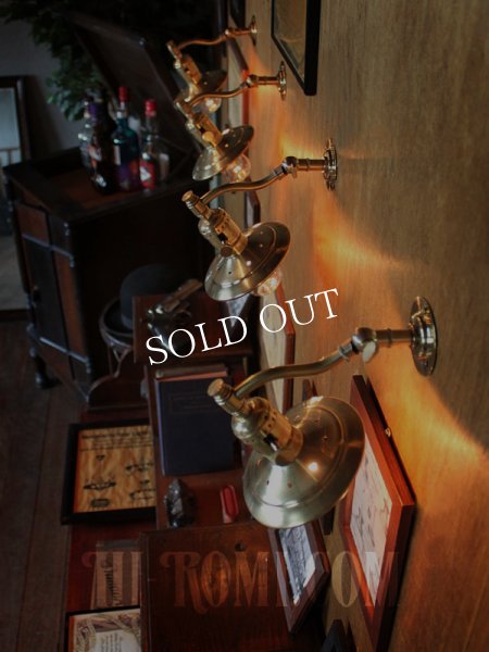 USAヴィンテージ工業系角度調整&平シェード付き真鍮ブラケットA/インダストリアル照明壁掛けランプ