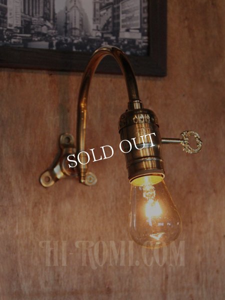 USAヴィンテージ工業系湾曲アーム真鍮ブラケットA/インダストリアル照明壁掛けランプ
