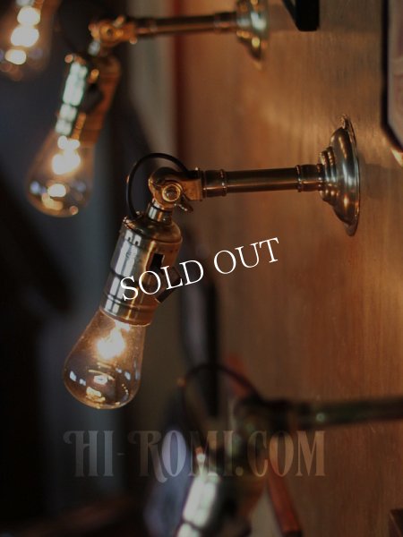 LEVITON社製パドルスイッチ式ソケット&角度調整付き真鍮製ミニ工業系ウォールランプA/アンティーク照明ブラケットライト