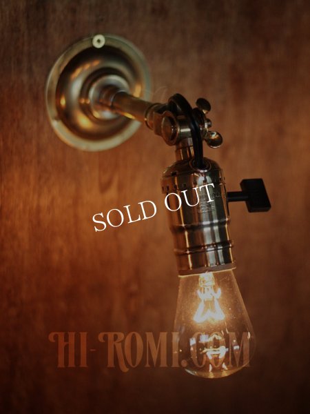 LEVITON社製パドルスイッチ式ソケット&角度調整付き真鍮製ミニ工業系ウォールランプA/アンティーク照明ブラケットライト