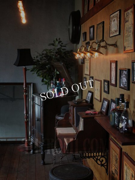 LEVITON社製パドルスイッチ式ソケット&角度調整付き真鍮製平皿型シェード工業系ウォールランプ/アンティーク照明ブラケットライト