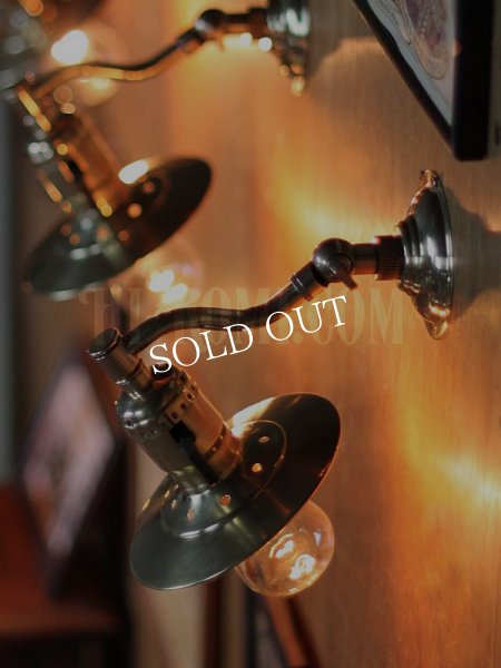 USAヴィンテージ工業系角度調整&平シェード付き真鍮ブラケット/インダストリアル照明壁掛けランプ