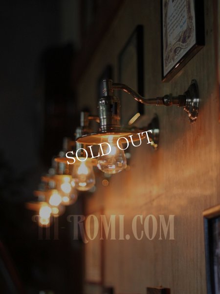 USAヴィンテージ工業系角度調整&平シェード付き真鍮ブラケット/インダストリアル照明壁掛けランプ