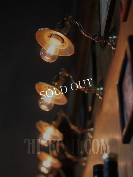 USAヴィンテージ工業系角度調整&平シェード付き真鍮ブラケット/インダストリアル照明壁掛けランプ