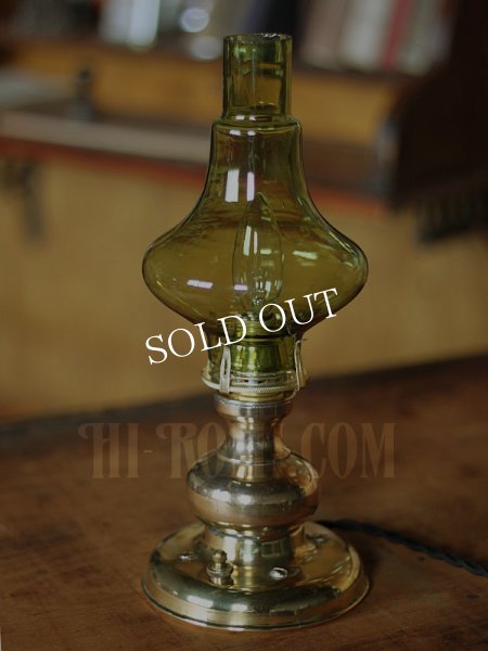 アンティークテーブルライト｜イエローグリーンガラスチムニー真鍮卓上照明