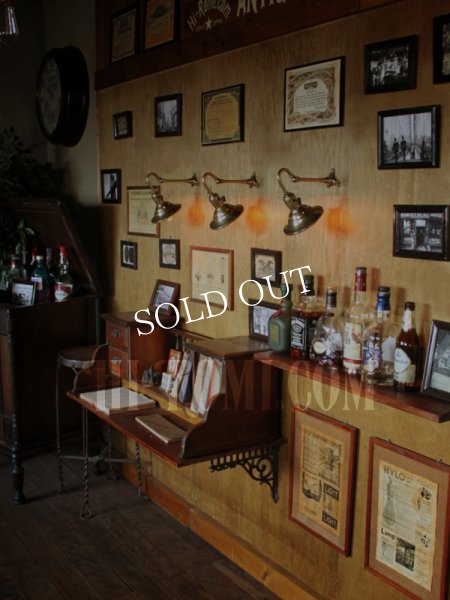 LEVITON社製パドルスイッチソケット&角度調整付ミニシェード真鍮製ブラケットA/工業系壁面照明ウォールランプライト