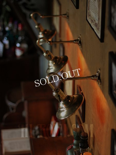 LEVITON社製パドルスイッチソケット&角度調整付ミニシェード真鍮製ブラケットA/工業系壁面照明ウォールランプライト