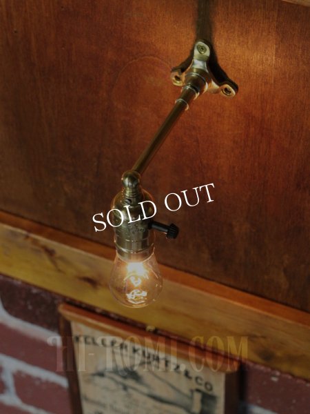 画像8: USAヴィンテージLEVITON社製ターン式ソケット付工業系真鍮ミニブラケットランプA/インダストリアル照明壁掛けライト  (8)