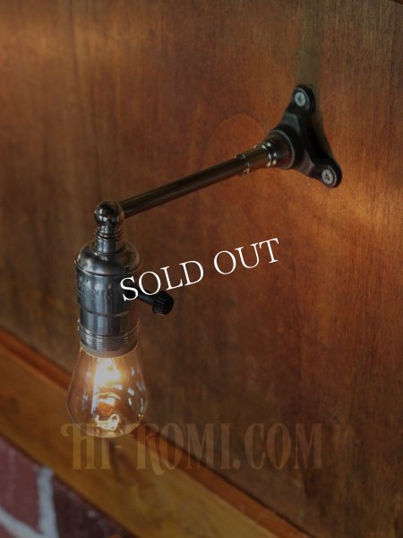 USAヴィンテージLEVITON社アルミ製ターン式ソケット付工業系ミニブラケットランプ/インダストリアル照明壁掛けライト 