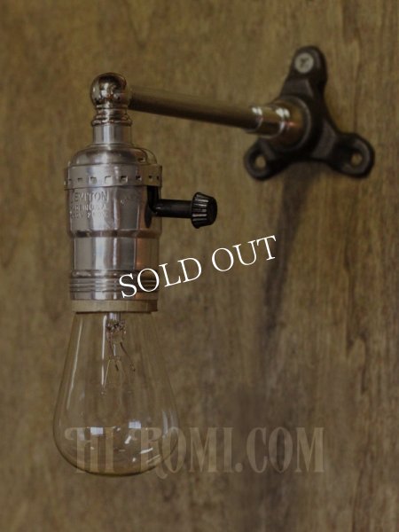 USAヴィンテージLEVITON社アルミ製ターン式ソケット付工業系ミニブラケットランプ/インダストリアル照明壁掛けライト 