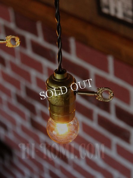 画像9: LEVITON社製鍵スイッチ付アルミ製ソケットペンダントライト (9)