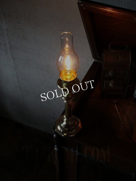 アンティークランプ｜ガラスチムニー火屋真鍮製卓上照明テーブルライト