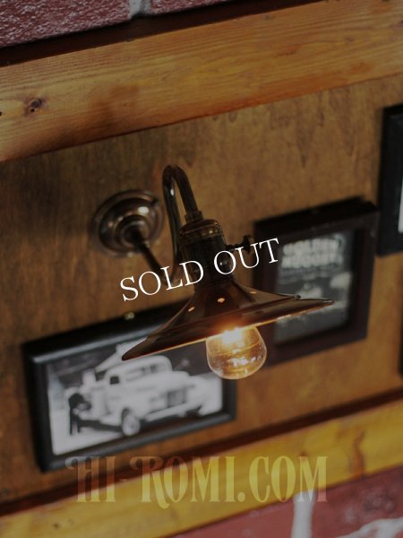 インダストリアル真鍮平皿シェードブラケットライト｜工業系壁掛け照明アンティーク