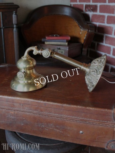 アンティークヴィクトリアンレリーフ真鍮製ブラケットライト｜壁掛け照明